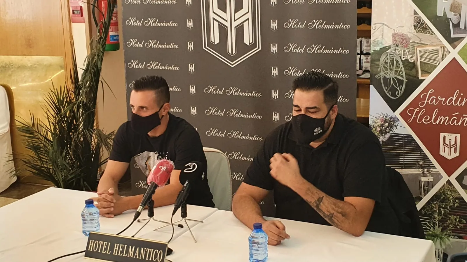 Piojo, junto a Sandoval