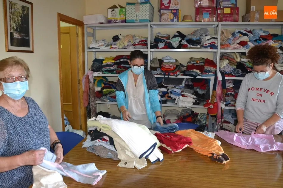 Reabre sus puertas el ropero infantil gratuito de la Parroquia de El Salvador  