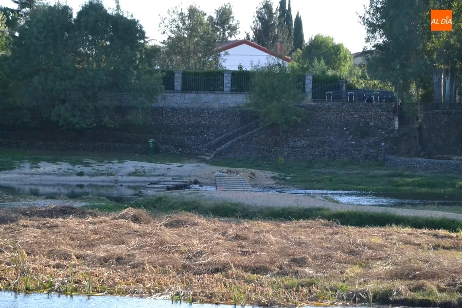 Foto 2 - Retirada la pasarela del &Aacute;gueda  