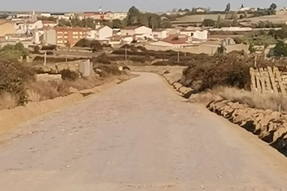 Foto 4 - Este jueves comienza la reparaci&oacute;n de caminos del sector 5 en Vitigudino  