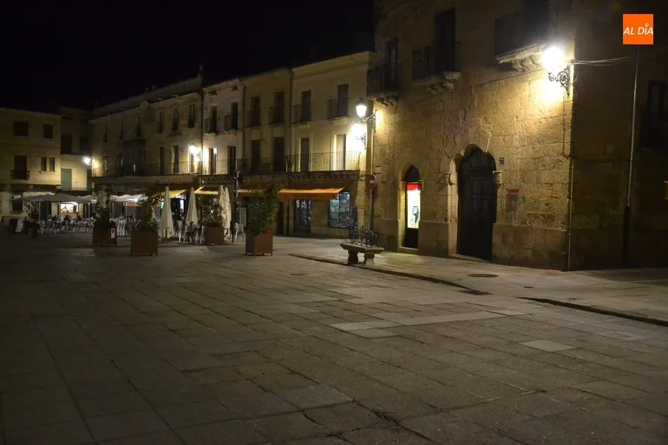 Foto 10 - La Plaza Mayor de Ciudad Rodrigo estrena iluminaci&oacute;n  