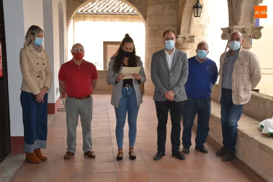 Foto 7 - Ciudad Rodrigo iza con reivindicaci&oacute;n incluida la bandera de Los Pueblos M&aacute;s Bonitos de Espa&ntilde;a  