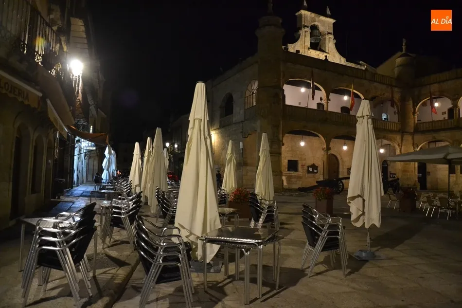 La Asociación de Hostelería propone varios modelos de estufas para las terrazas de los bares  