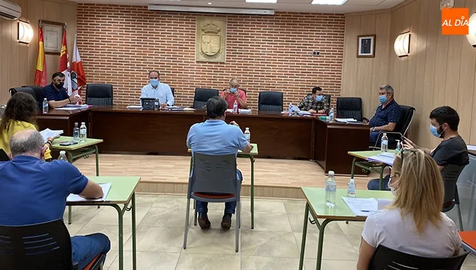 Pleno en el Ayuntamiento de Macotera. Archivo