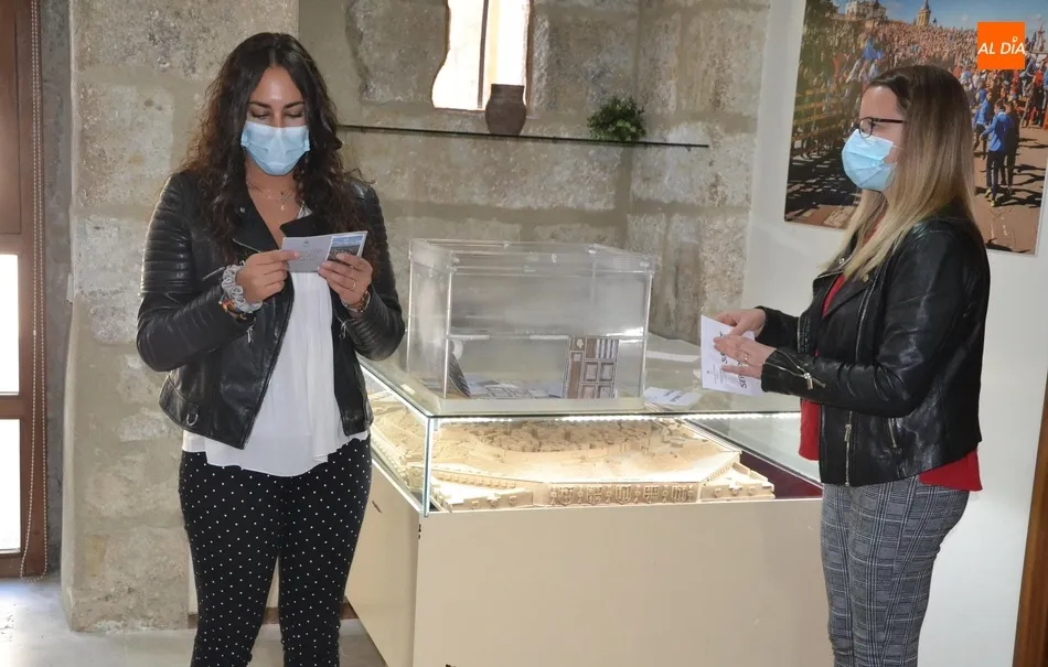 Julia López se lleva el primer premio puesto en juego con el Pasaporte Turístico  