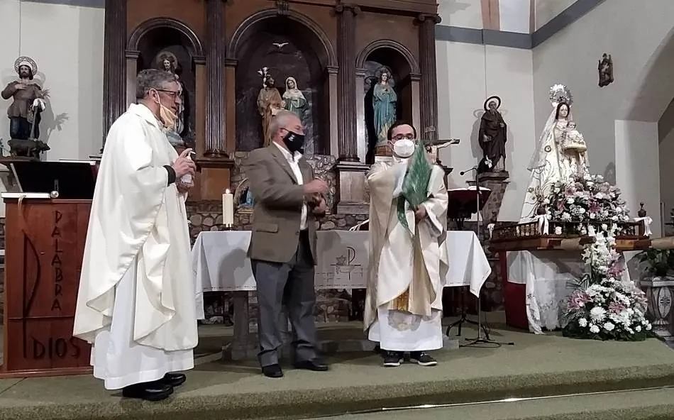 Efraín Peinado se despide del cargo de vicario parroquial de Santa Marina  