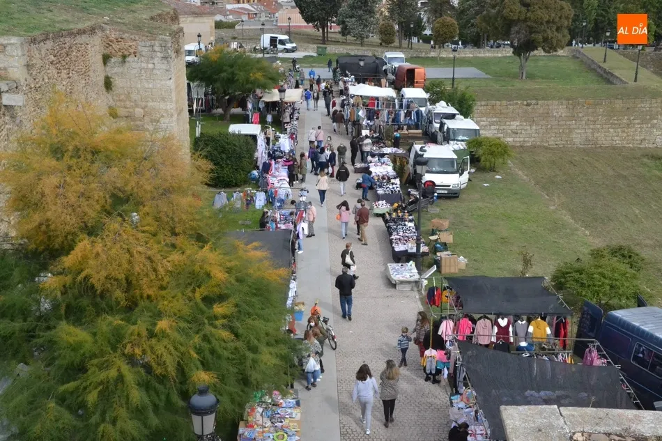 Foto 9 - El mercadillo sabatino est&aacute; de vuelta  