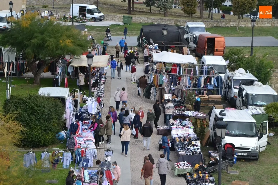 Foto 8 - El mercadillo sabatino est&aacute; de vuelta  