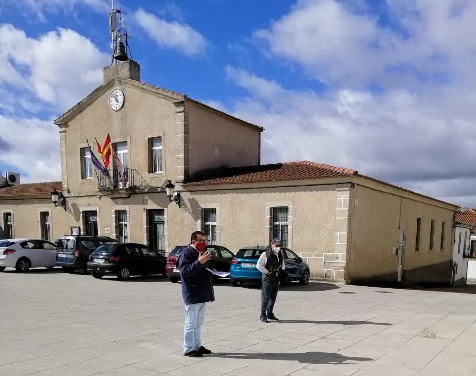 Foto 6 - Ciudad Rodrigo y su comarca se manifiestan en defensa de la Sanidad rural con asistencia dispar  