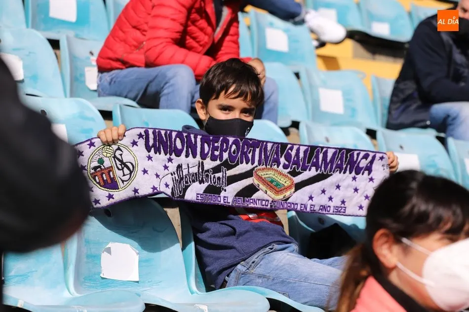 Foto 11 - Y siete meses despu&eacute;s, la afici&oacute;n del Salamanca UDS vuelve a pisar &lsquo;su&rsquo; Helm&aacute;ntico