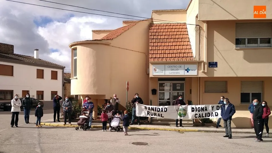 Foto 7 - Nueva concentraci&oacute;n en Lumbrales por una sanidad digna en el medio rural