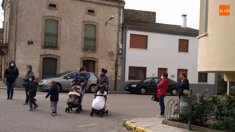 Foto 3 - Nueva concentraci&oacute;n en Lumbrales por una sanidad digna en el medio rural