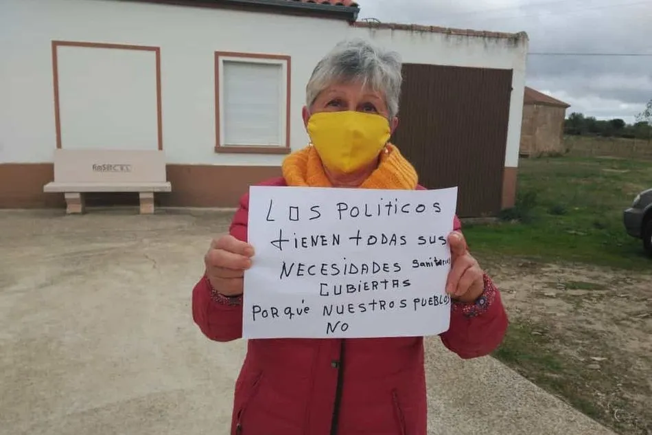 Foto 6 - Los municipios de las Arribes defienden en la calle una sanidad rural digna
