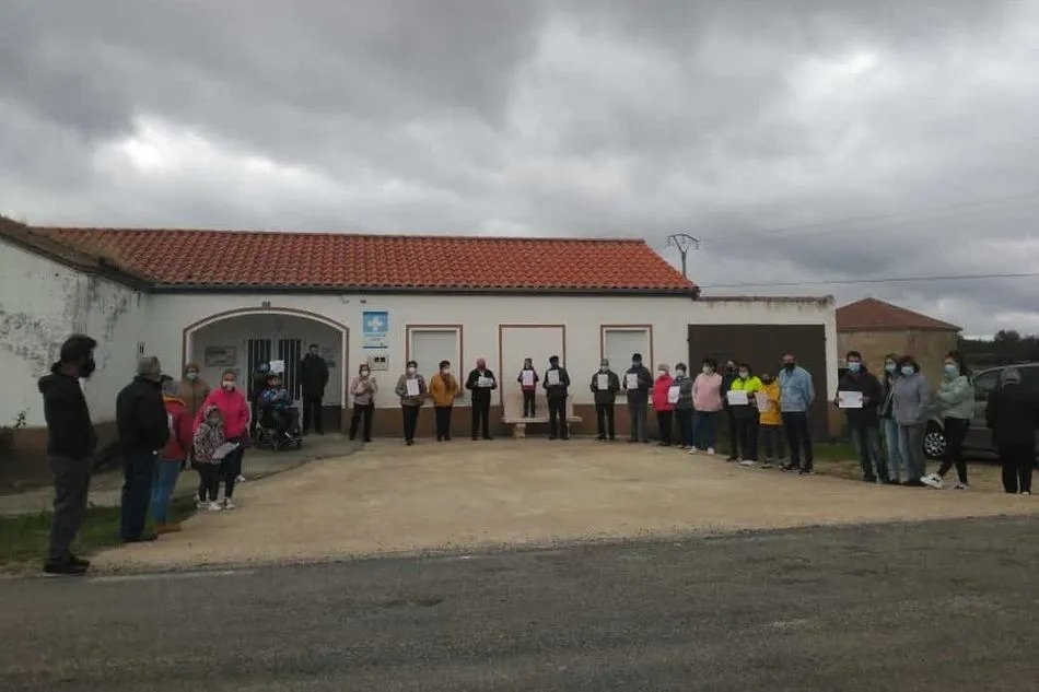 Foto 5 - Los municipios de las Arribes defienden en la calle una sanidad rural digna
