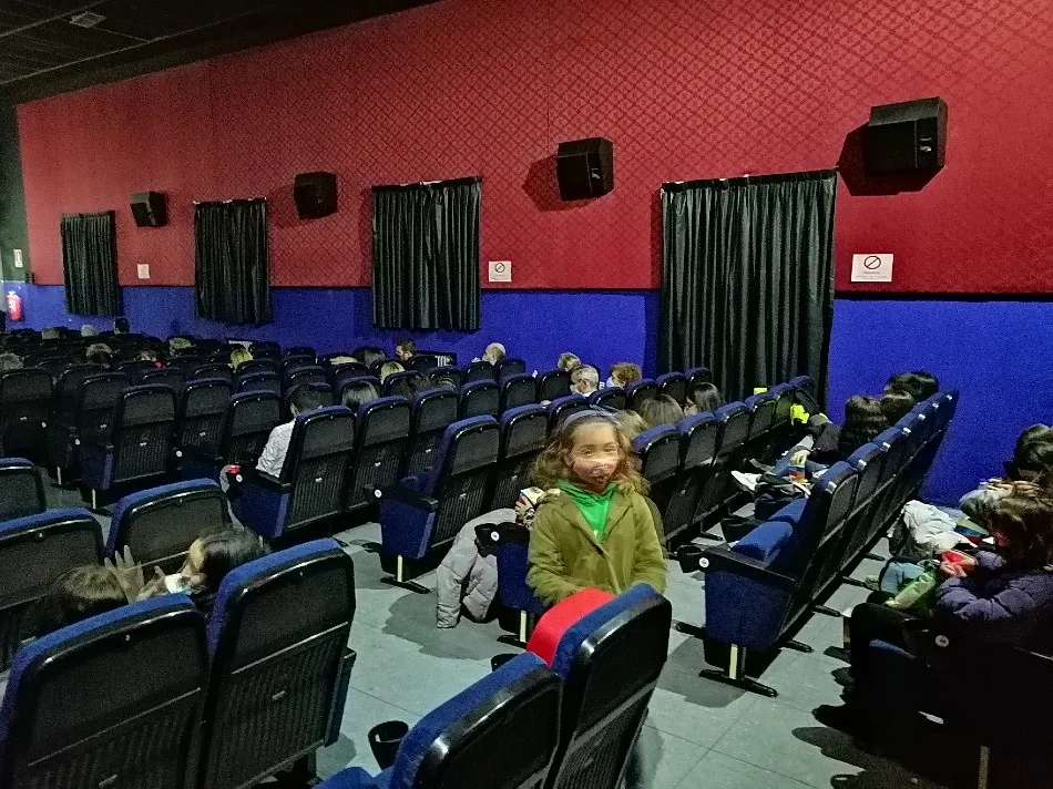 Foto 4 - Los mirobrigenses demuestran las ganas que ten&iacute;an de que reabriera el Cine Juventud  