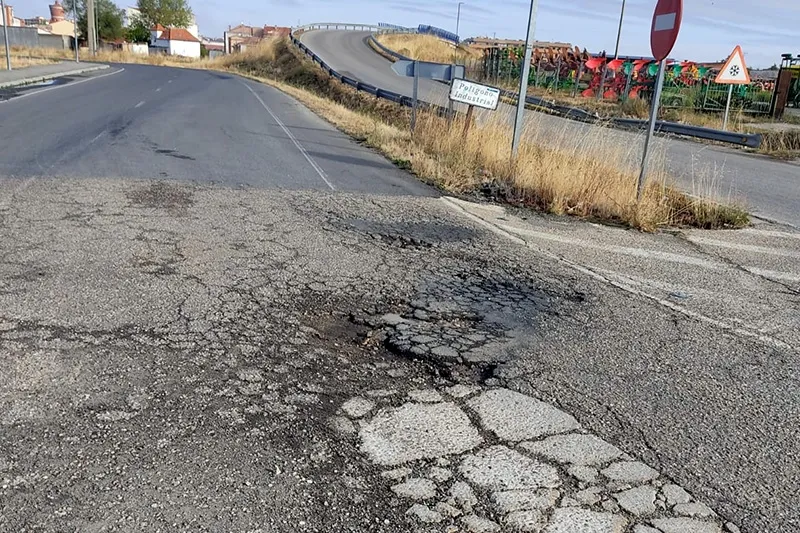 Imagen de uno de los accesos al polígono industrial El Inestal