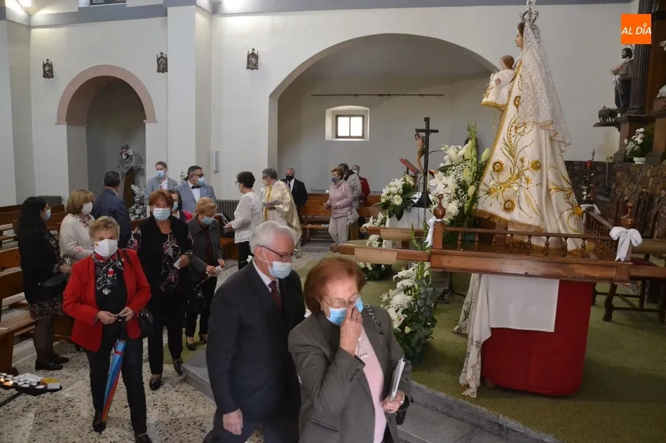 Foto 10 - La pandemia reduce a una ofrenda floral el principal acto en honor a la Reina del Arrabal del...