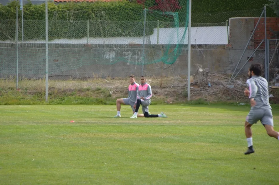 Foto 3 - 'Puma' Ch&aacute;vez y Anderson Arroyo ya entrenan con el Salamanca UDS