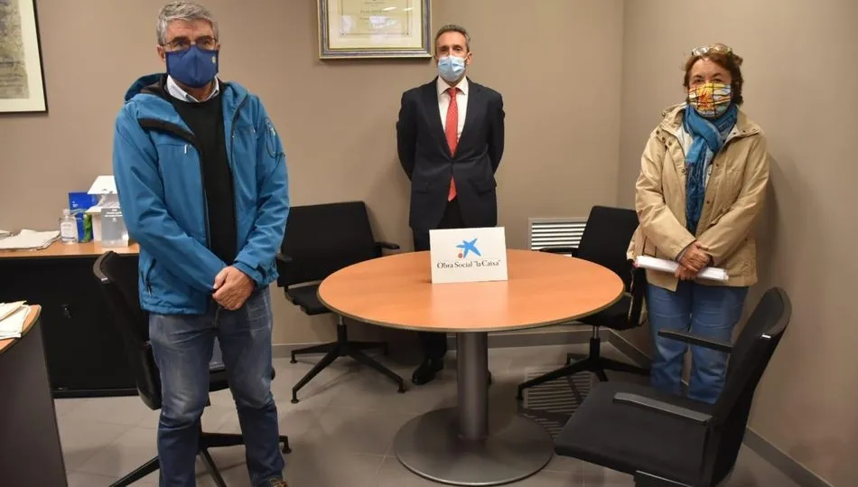 CaixaBank aporta 4.500 € para el programa de ayudas escolares de Rotary Club