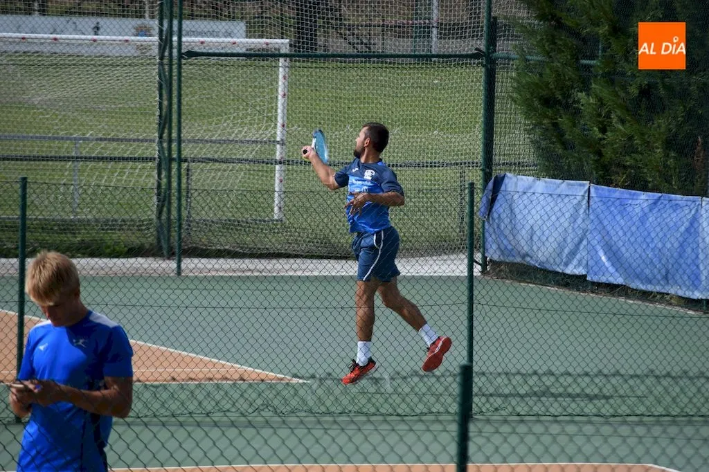 Foto 4 - El equipo masculino del Club Tenis Alba de Tormes disputar&aacute; su primera fase de ascenso a Segunda...