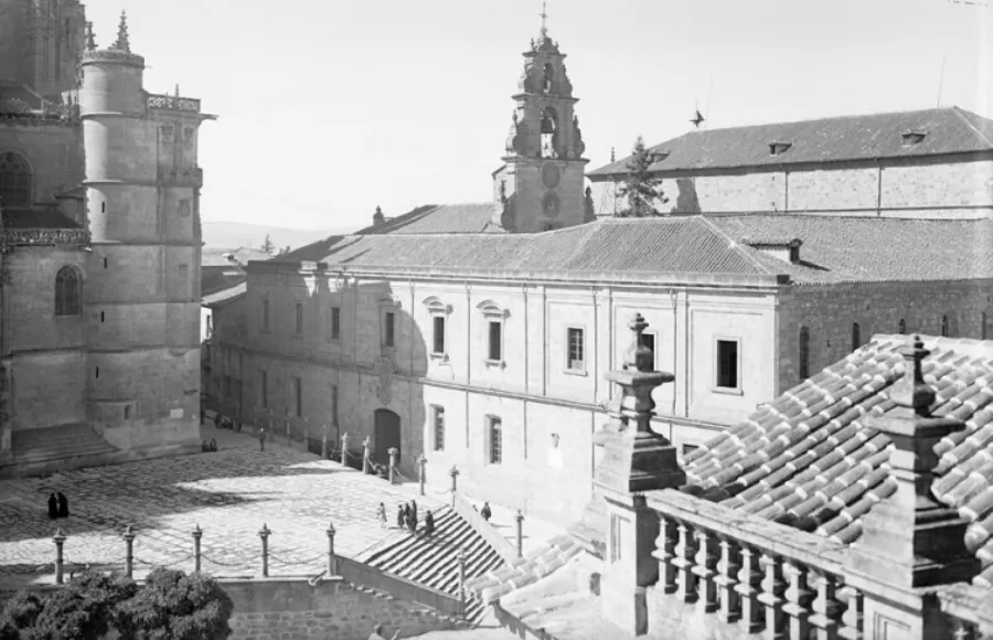 Foto 2 - La plaza de Anaya, antes de la construcci&oacute;n de la R&uacute;a Mayor