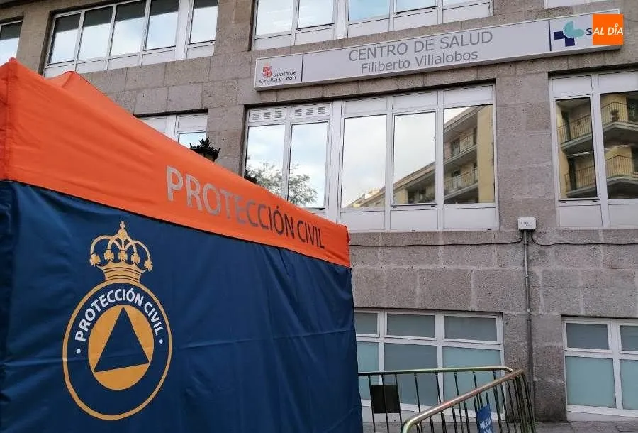 Foto 3 - Una carpa para pruebas COVID ampl&iacute;a los espacios del centro de salud Filiberto Villalobos