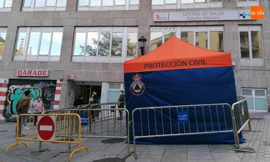 Foto 2 - Una carpa para pruebas COVID ampl&iacute;a los espacios del centro de salud Filiberto Villalobos