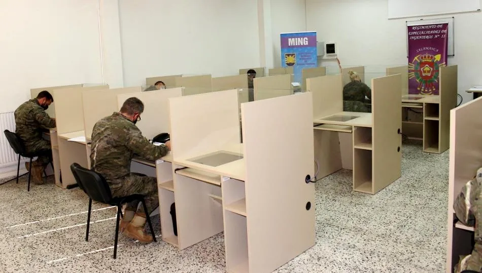 Militares del REI 11 que realizan esta labor de rastreo en Salamanca