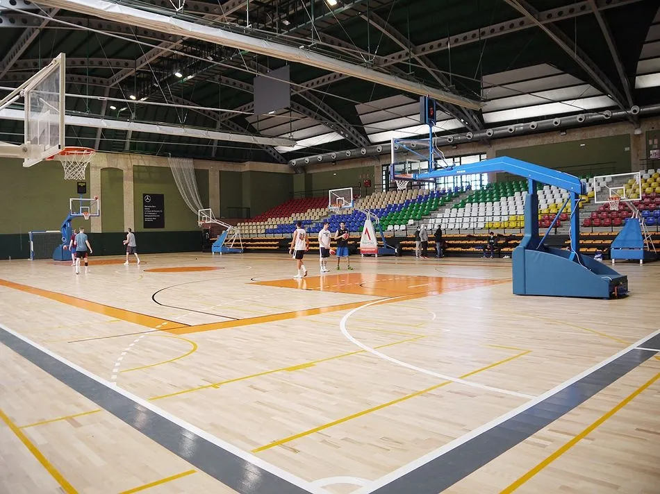 Foto 3 - Finalizan las obras de mejora en el pabell&oacute;n de Carbajosa de la Sagrada