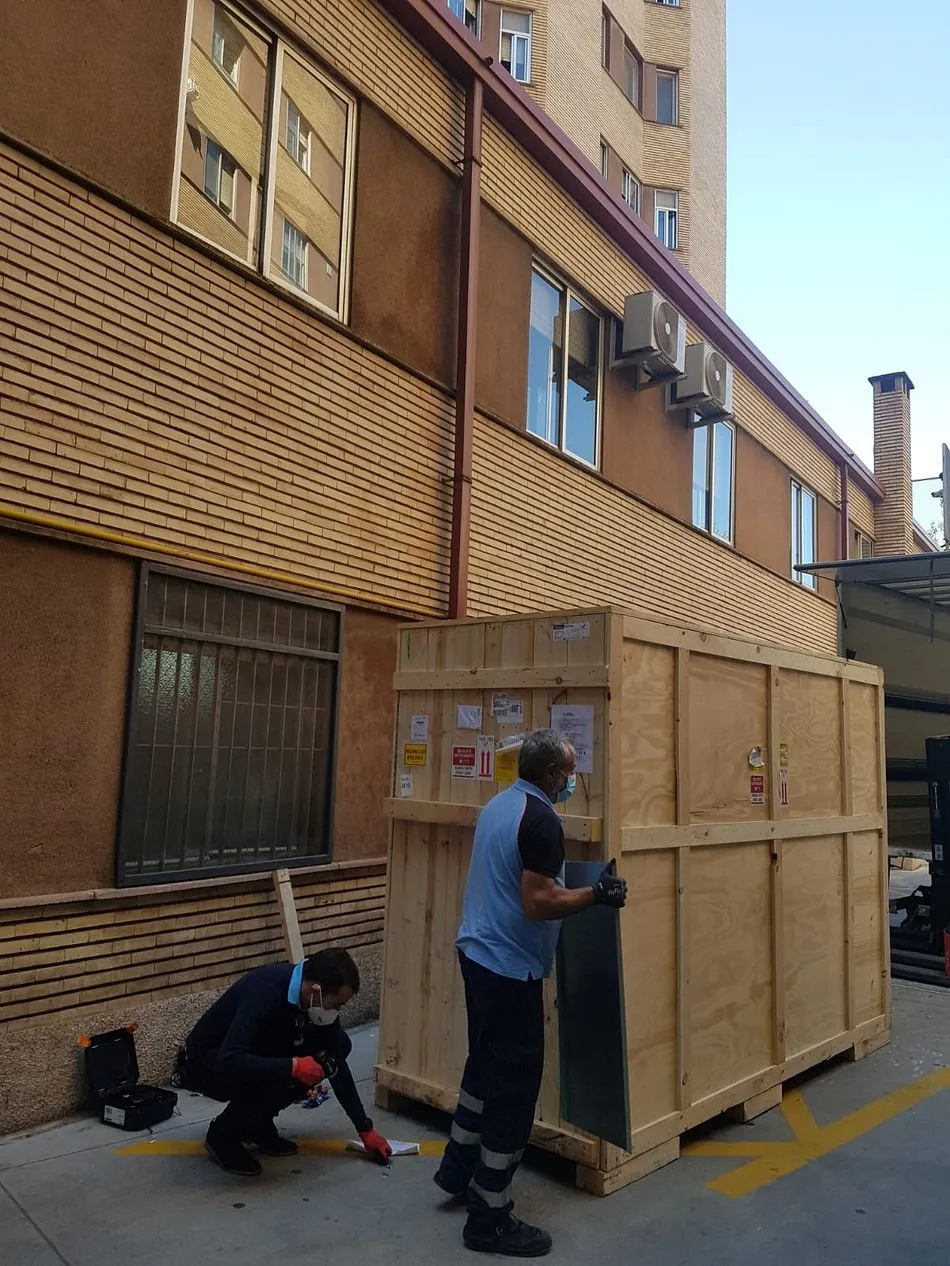 Foto 2 - El Hospital de Salamanca recibe un robot que puede realizar 800 PCR al d&iacute;a