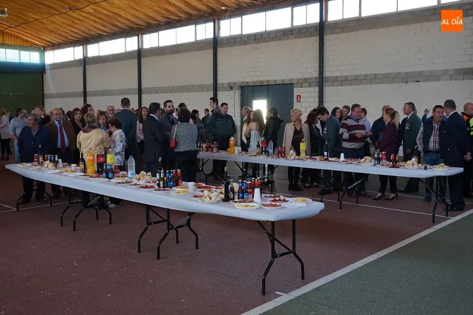 Público en una anterior celebración del Día del Pilar en Guijuelo - Archivo