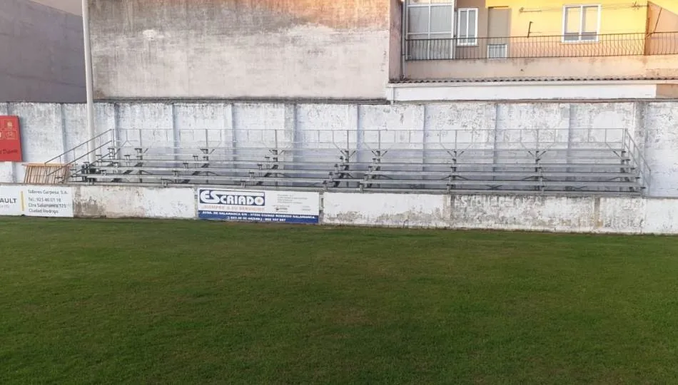 Colocadas gradas supletorias en el Francisco Mateos para la reapertura al público  