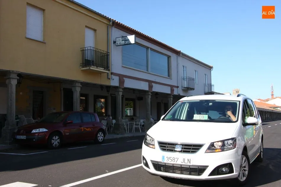 Foto 2 - Taxi Nieto, servicio las 24 horas los 365 d&iacute;as del a&ntilde;o en Vitigudino  