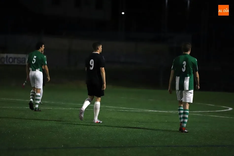 Foto 11 - Derrota del filial del Salamanca UDS en el Tori a manos de la Cebrere&ntilde;a (0-2); tablas para el...