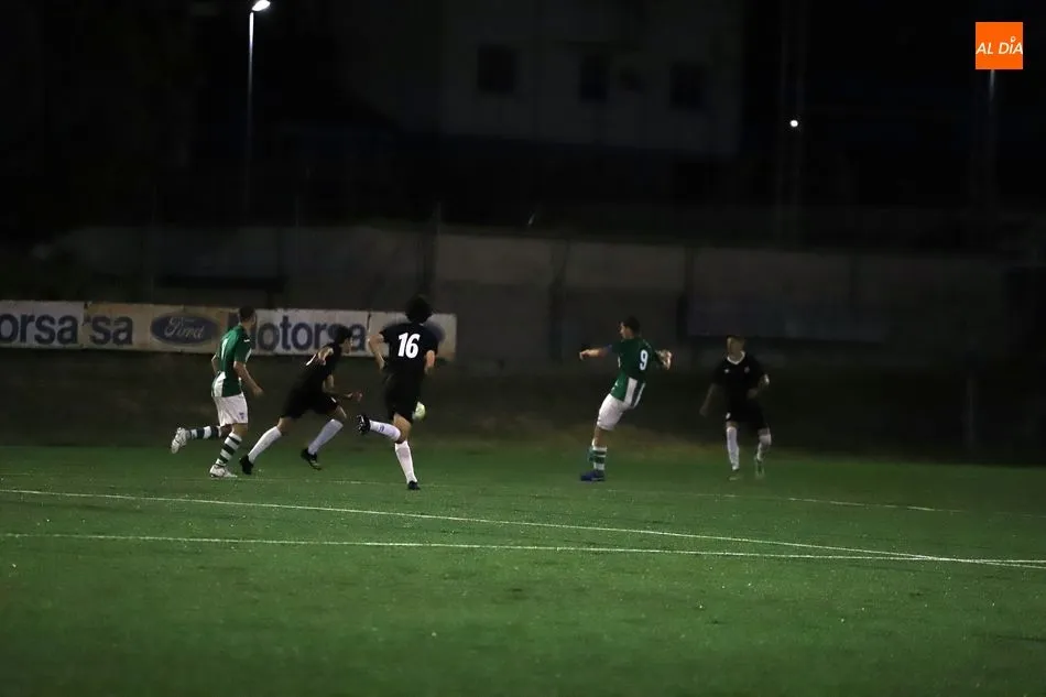 Foto 10 - Derrota del filial del Salamanca UDS en el Tori a manos de la Cebrere&ntilde;a (0-2); tablas para el...