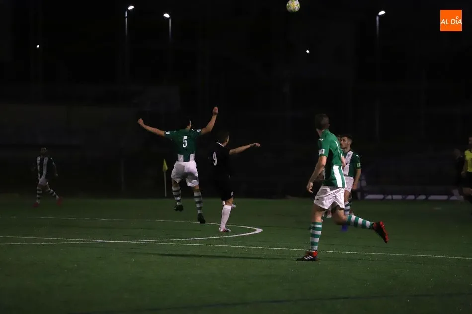 Foto 9 - Derrota del filial del Salamanca UDS en el Tori a manos de la Cebrere&ntilde;a (0-2); tablas para el...
