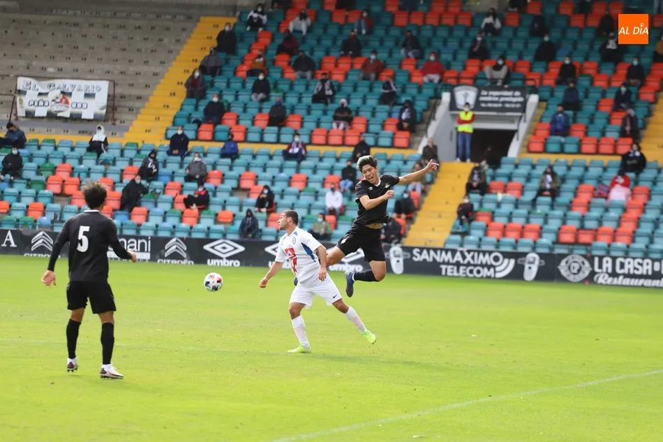 Sepúlveda salta a por un esférico