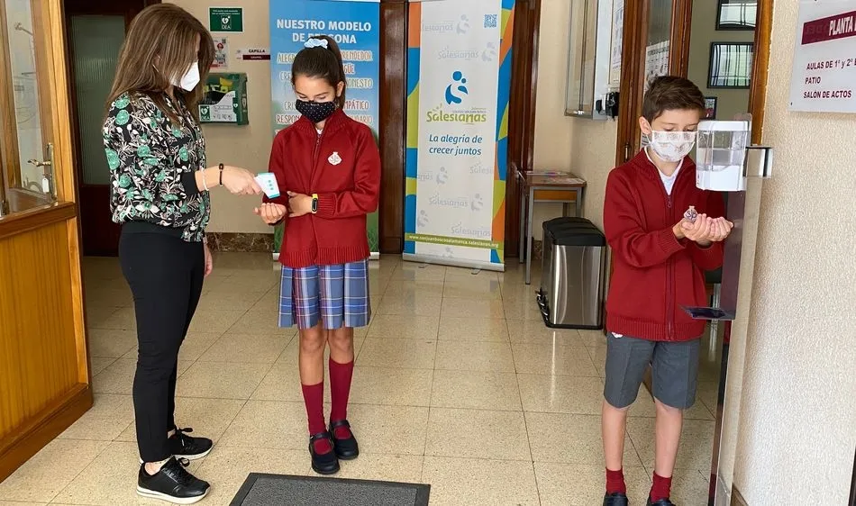 El Colegio San Juan Bosco es un centro concertado bilingüe donde se integran las etapas educativas de Educación Infantil, Primaria, Secundaria y Bachillerato