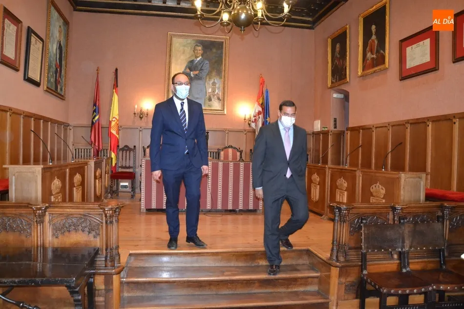 Foto 2 - El delegado territorial de la Junta de Castilla y Le&oacute;n visita Ciudad Rodrigo  