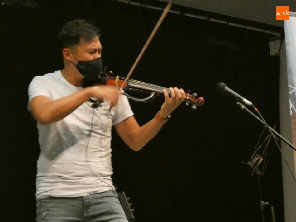 Foto 8 - Huerta estrena su oto&ntilde;o cultural con la m&uacute;sica de JaviLin viol&iacute;n  