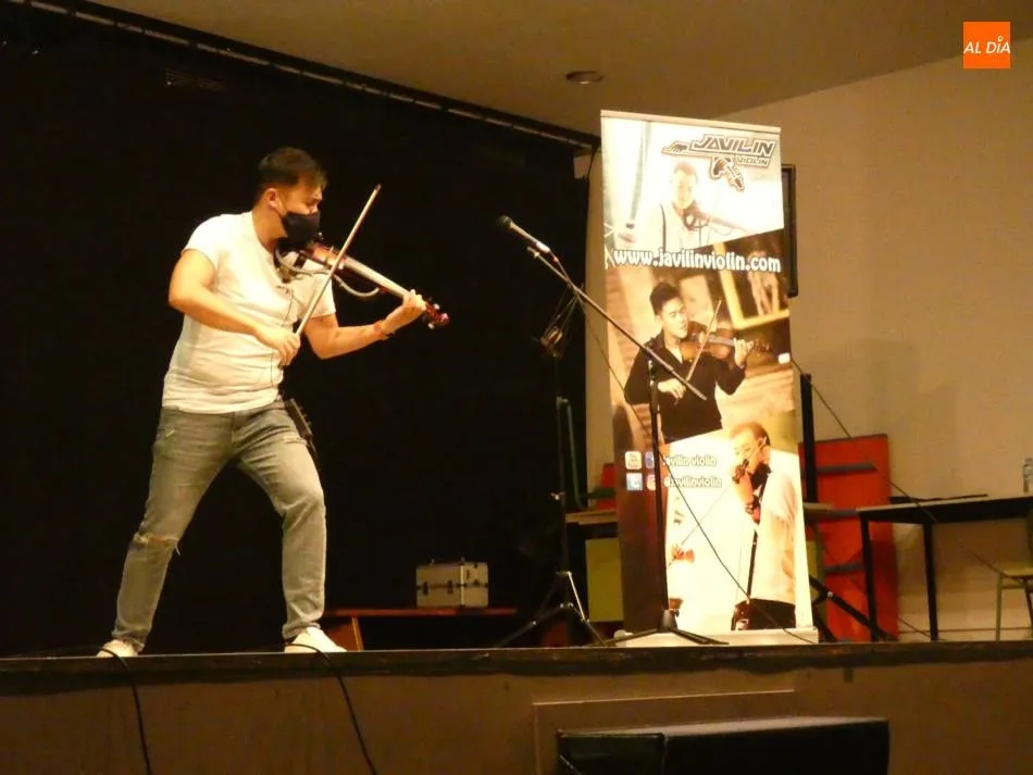Huerta estrena su otoño cultural con la música de JaviLin violín  