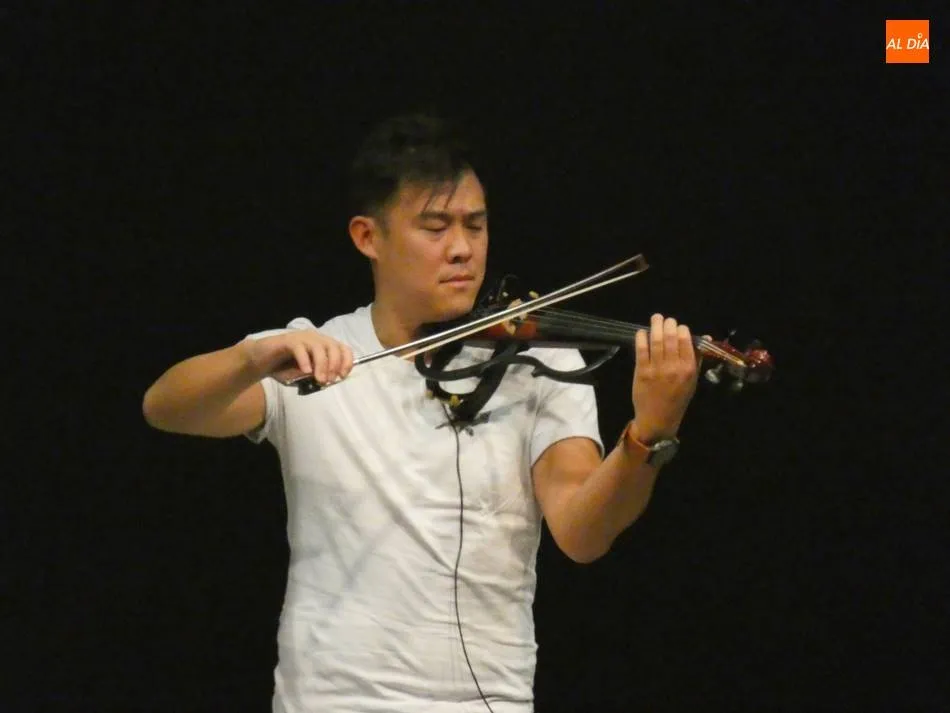Foto 7 - Huerta estrena su oto&ntilde;o cultural con la m&uacute;sica de JaviLin viol&iacute;n  