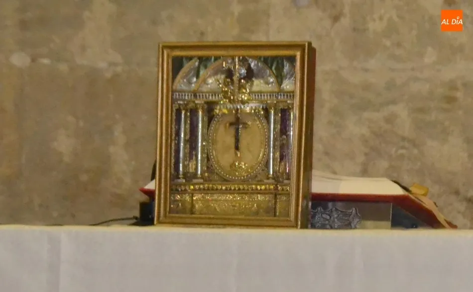 Foto 3 - Los cofrades del Silencio aprueban casi por unanimidad procesionar el Lignum Crucis junto a su...