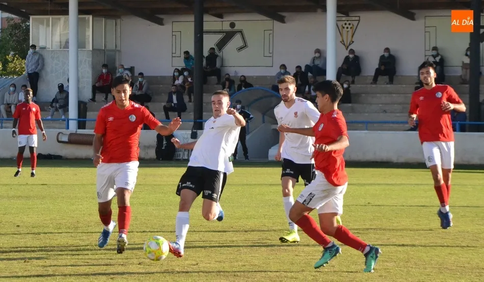 El Salamanca CF UDS B le remonta al Ciudad Rodrigo en el regreso tras 7 meses del público al campo ...