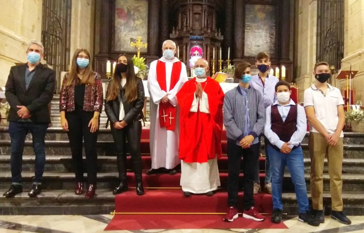 Seis jóvenes reciben el Sacramento de la Confirmación en la Iglesia de Cerralbo  