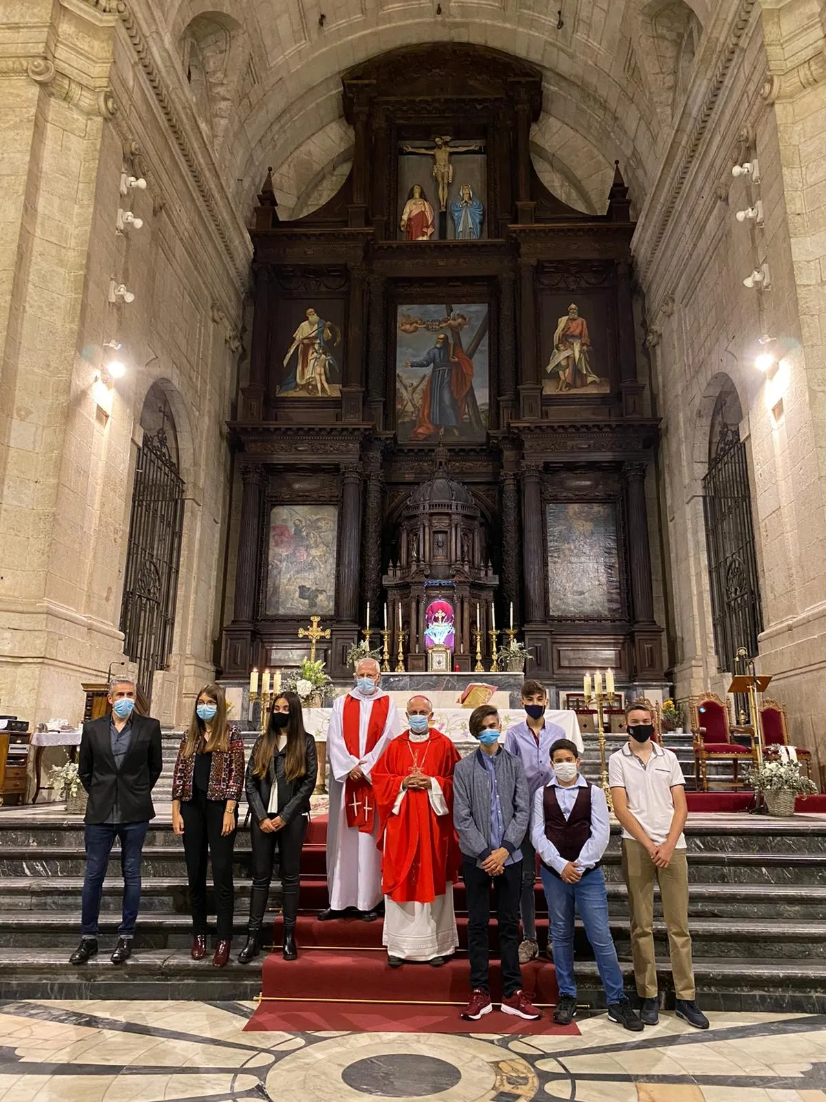 Foto 2 - Seis j&oacute;venes reciben el Sacramento de la Confirmaci&oacute;n en la Iglesia de Cerralbo  