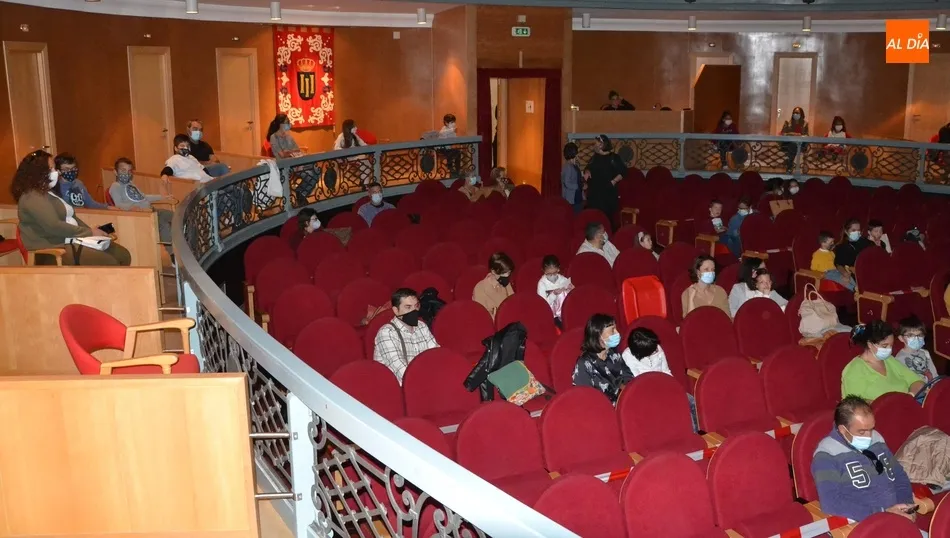 Foto 10 - Buena asistencia al espect&aacute;culo infantil con el que se retoma la programaci&oacute;n normal en el Teatro ...