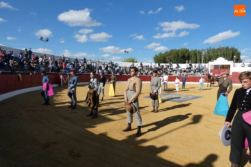 Roberto Jarocho y Raquel Martín debutan como novilleros en la plaza de toros de Villoria  