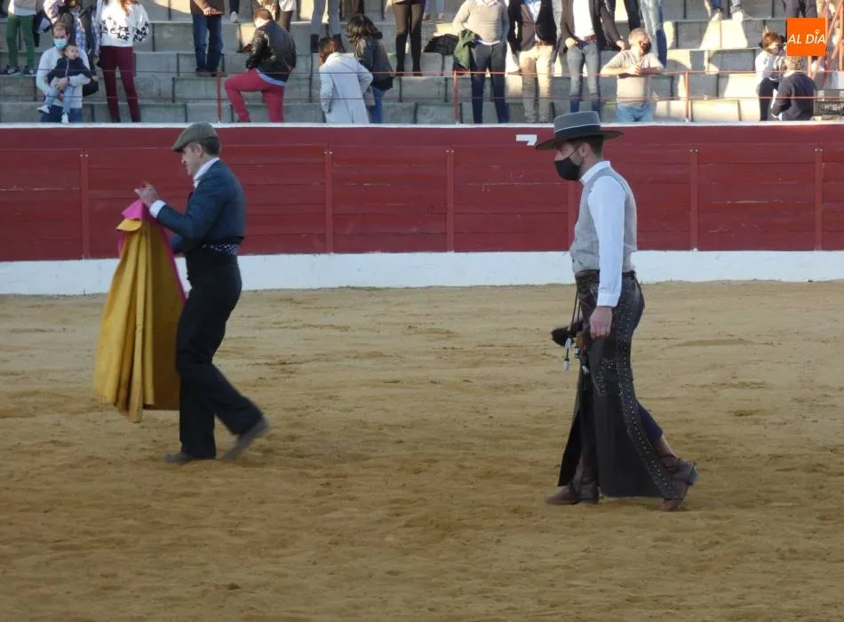Foto 5 - Roberto Jarocho y Raquel Mart&iacute;n debutan como novilleros en la plaza de toros de Villoria  