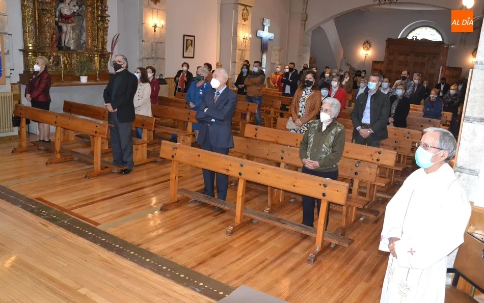 Amplísima asistencia a la solemne celebración de la Virgen del Pilar en la Parroquia de San...
